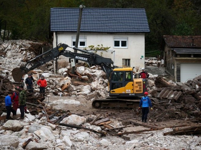 Potraga za nestalima (Foto: EPA-EFE/NIDAL SALJIC/ilustracija) - 