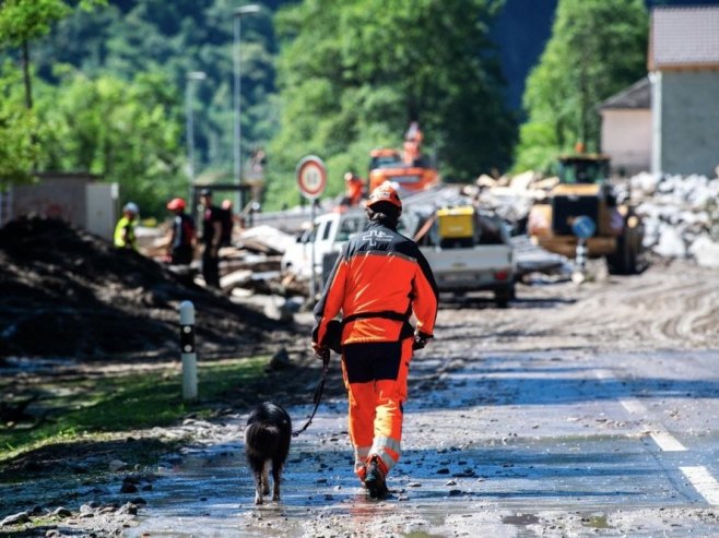 Badovinac: Nestale u poplavama traže i psi tragači