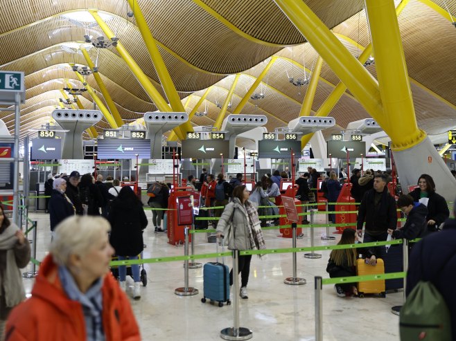 Aerodrom u Madridu (Foto: EPA-EFE/RODRIGO JIMENEZ) - 