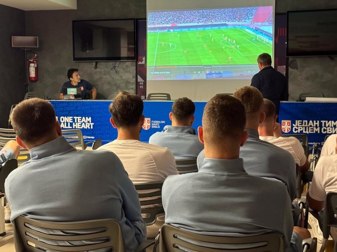 Reprezentacija Srbije - Video analiza pred utakmicu sa Švajcarskom (foto: FSsrbije) - 