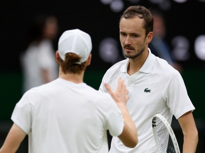 Јanik Siner i Danil Medvedev (foto: arhiva/EPA-EFE/ADAM VAUGHAN EDITORIAL USE) - 