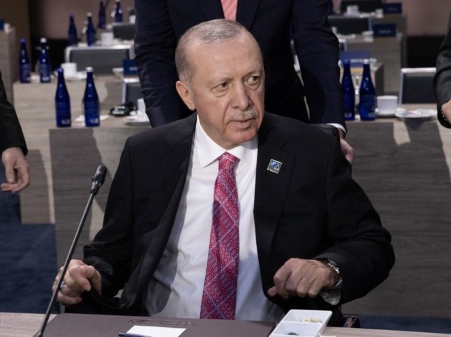 Erdogan (foto: arhiva/ EPA-EFE/MICHAEL REYNOLDS) - 