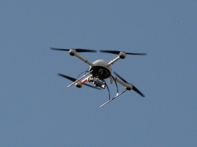 Dron (Foto: EPA/CAROLINE BLUMBERG/ilustracija) - 