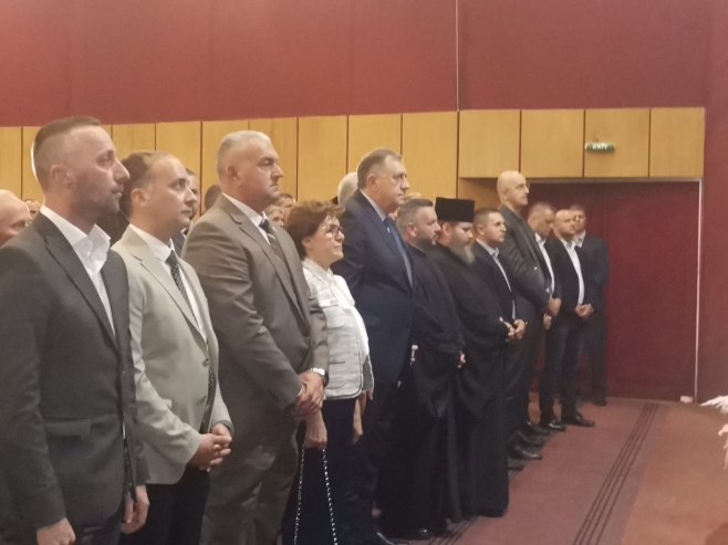 Dodik: Srbac dobar primjer saradnje i visokog stepena sinergije lokalne i republičke vlasti (FOTO)