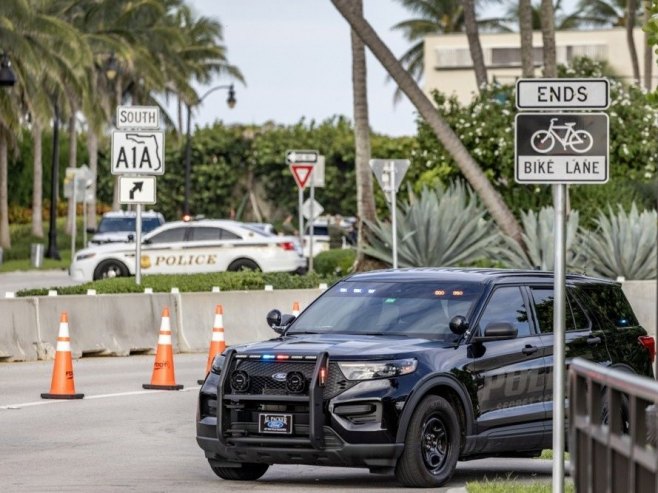 Američka policija (Foto: EPA/CRISTOBAL HERRERA-ULASHKEVICH) - 