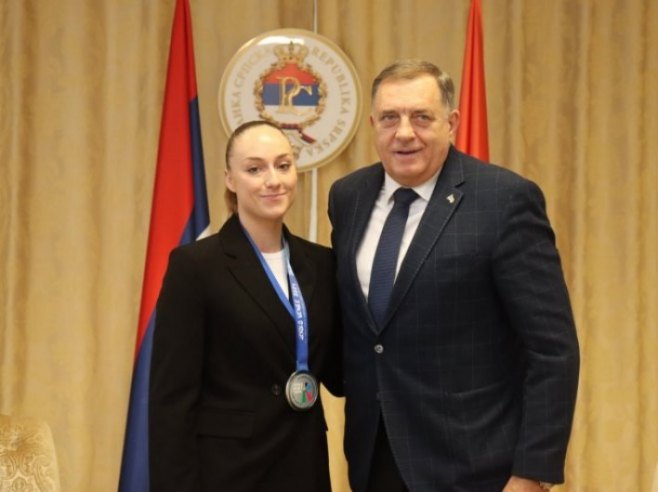 Milorad Dodik i Marina Kurteš - Foto: predsjednikrs.rs/Borislav Zdrinja