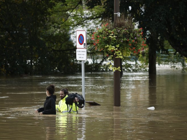 Poplave u Francuskoj (Foto: EPA-EFE/YOAN VALAT) - 