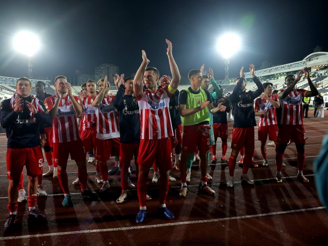 Fudbaleri Crvene Zvezde (foto: TANJUG/ MARKO ĐOKOVIĆ/bs) - 