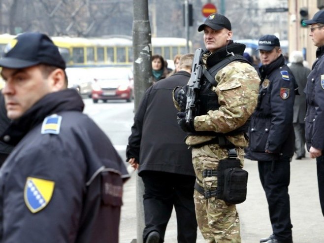 Policija (Foto: EPA/FEHIM DEMIR/ilustracija) - 