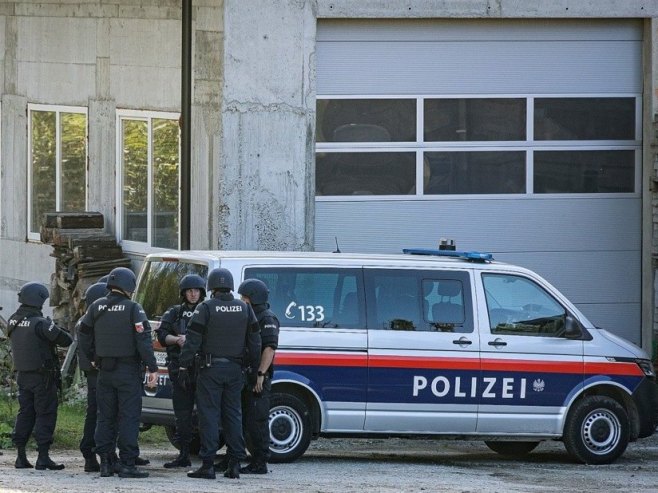 Policija Austrije (foto: EPA-EFE/ANTONIO BAYER) - 