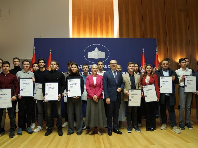 Uručena priznanja učenicima iz Srbije nagrađenim na međunarodnim takmičenjima