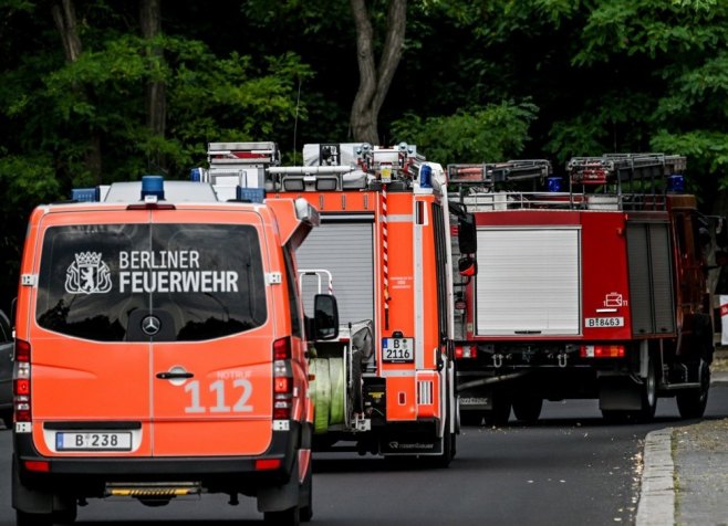 Berlin, vatrogasci (Foto: EPA-EFE/FILIP SINGER/Ilustracija) - 