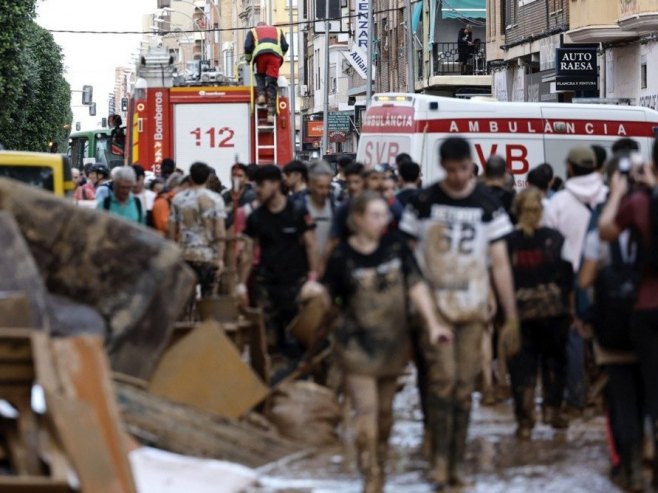 Poplave u Valensiji (foto: EPA-EFE/KAI FORSTERLING) - 