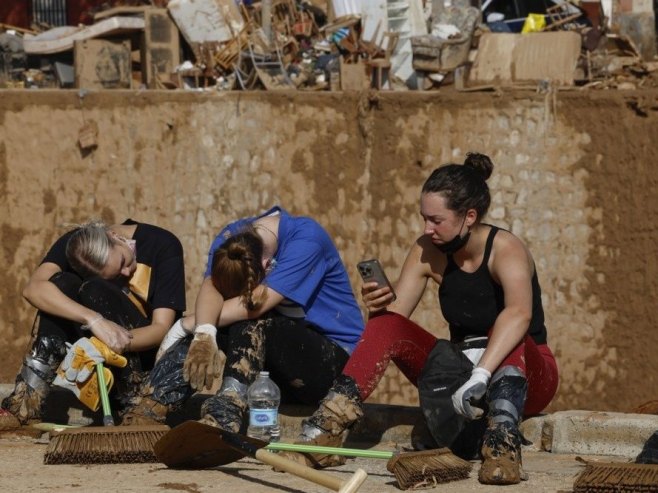 Španija, čišćenje (foto: EPA-EFE/CHEMA MOYA - ilustracija) - 