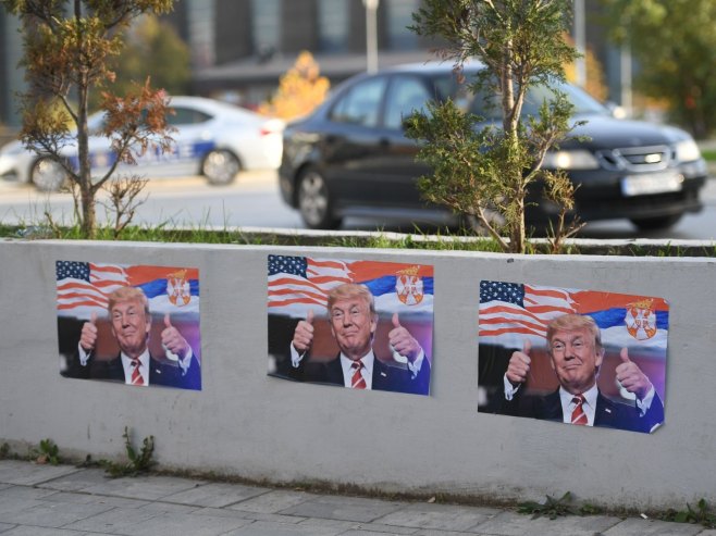 Plakati u znak podrške Trampu u Leposaviću i sjevernom dijelu Kosovske Mitrovice (FOTO)