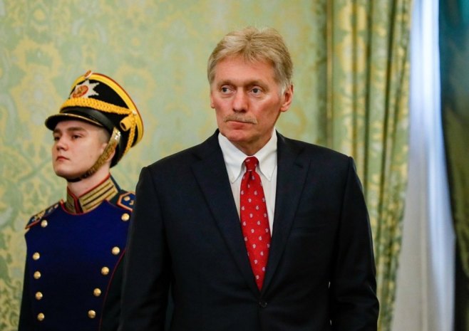 Dmitrij Peskov (foto: EPA-EFE/YURI KOCHETKOV) - 