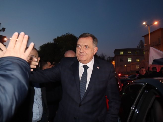 Milorad Dodik ispred Suda BiH - Foto: predsjednikrs.rs/Borislav Zdrinja