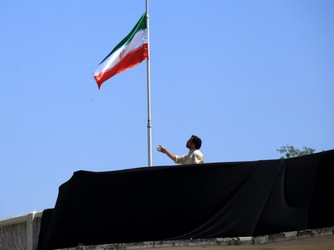 Iranska zastava (Foto: EPA-EFE/BILAWAL ARBAB, ilustracija) - 