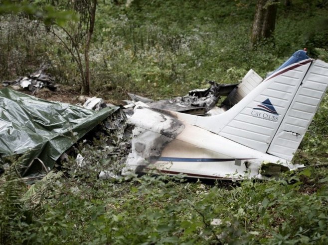 Dva muškarca i žena poginuli u padu aviona u Sloveniji