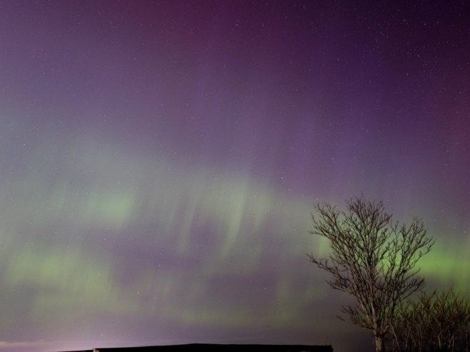 Aurora boralis (Foto: EPA-EFE/CJ GUNTHER, ilustracija) - 