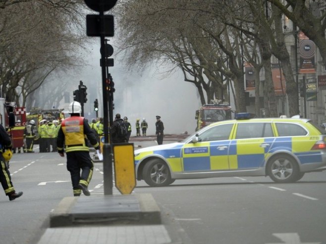 London (Foto: EPA/FACUNDO ARRIZABALAGA/ilustracija) - 