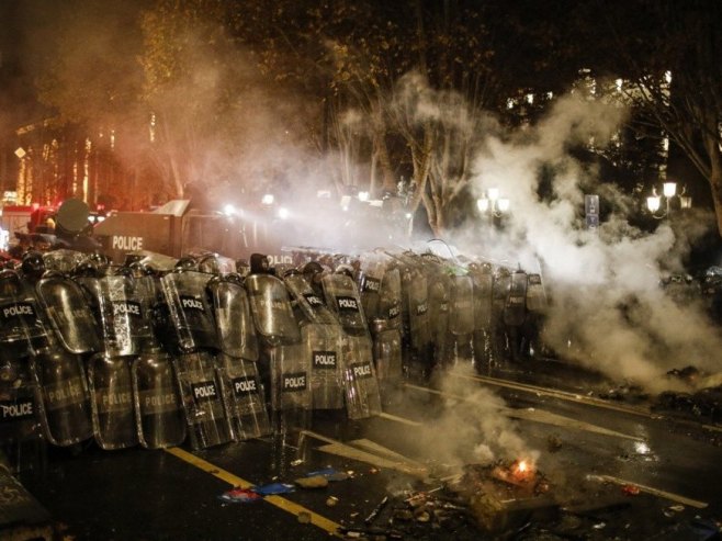 Protest u Gruziji (Foto: EPA/DAVID MDZINARISHVILI) - 