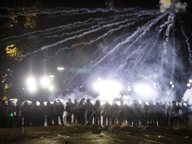 Protesti u Gruziji (Foto: EPA-EFE/DAVID MDZINARISHVILI) - 