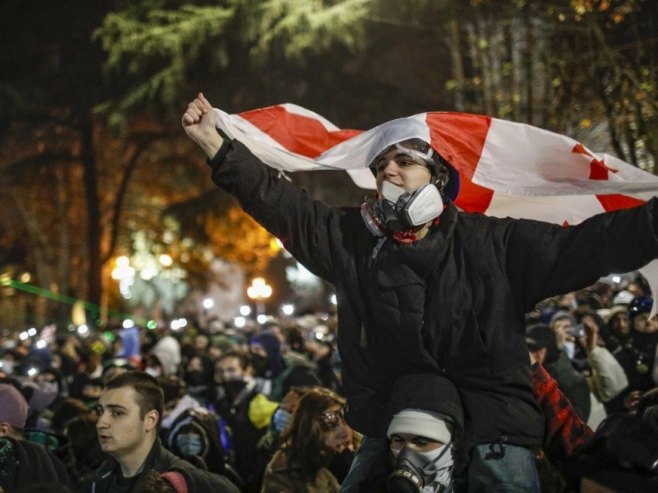 Protesti u Gruziji (Foto: EPA-EFE/DAVID MDZINARISHVILI) - 