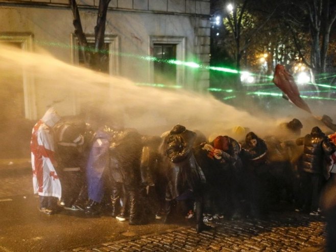 Protesti u Gruziji (Foto: EPA/DAVID MDZINARISHVILI) - 