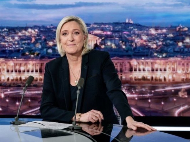 Le Pen: Makron sam odlučuje o svojoj ostavci