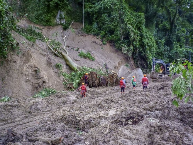 Klizište u Indoneziji (Foto: EPA-EFE/ALBERT IVAN DAMANIK) - 