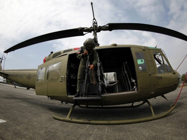 Helikopter UH-1 (Foto: EPA/FRANCIS R. MALASIG, ilustracija) - 