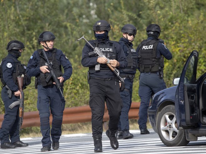 Tzv. kosovska policija (Foto: EPA-EFE/GEORGI LICOVSKI) - 