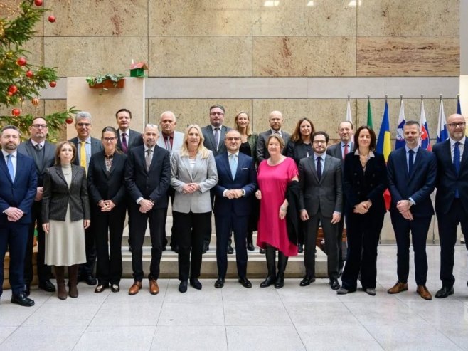 Soreka i ambasadori EU upoznati o stavovima Srpske (FOTO)