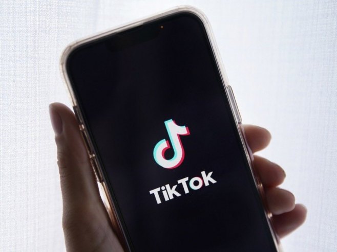 Tik tok (Foto:  EPA-EFE/CAROLINE BREHMAN, ilustracija) - 