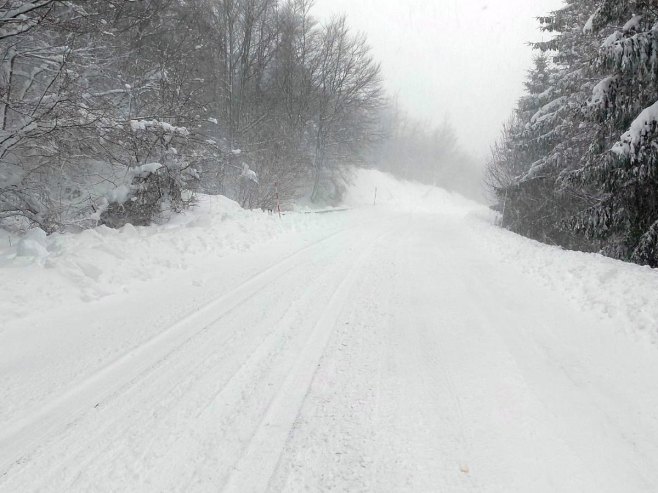 Neprohodni putevi Drvar-Glamoč i Drvar-Istočni Drvar