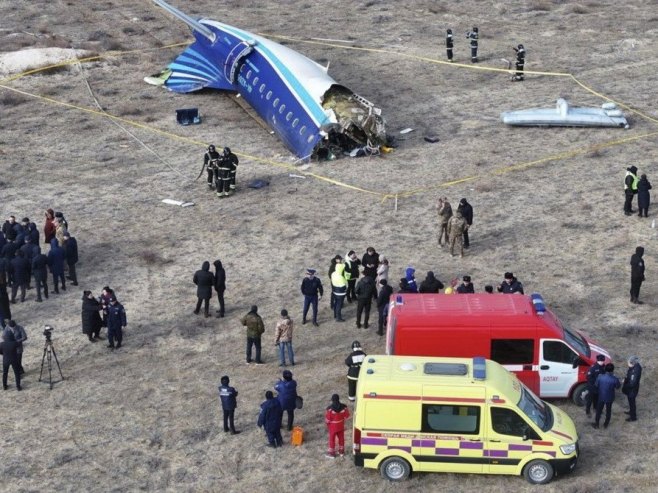 Potvrđene pogibije 38 ljudi u padu azerbejdžanskog aviona (VIDEO)