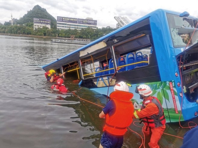 Autobus u Norveškoj upao u more, poginule tri osobe