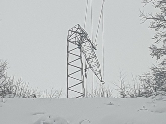 Lopare zavejane snijegom; Teško prohodni putevi otežavaju električarima da saniraju kvarove (FOTO/VIDEO)