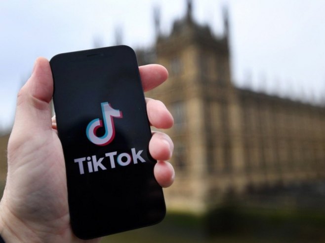 Tik tok (Foto:  EPA-EFE/ANDY RAIN, ilustracija) - 