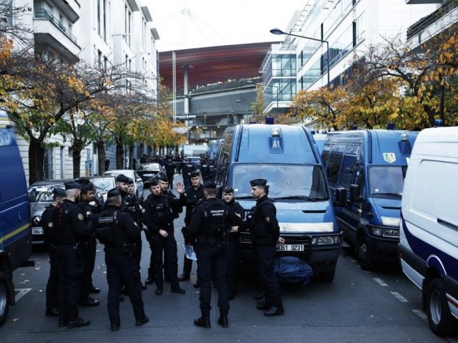 Francuska, policija (foto:  EPA-EFE/YOAN VALAT - ilustracija) - 