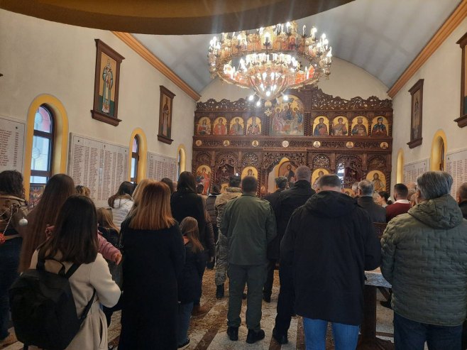 Liturgija na Badnji dan u Crkvi u Centru za obuku u Zalužanima (VIDEO)