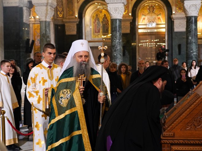 Patrijarh Porfirije jutros služio u Hramu Svetog Save (FOTO)