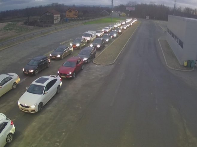 Pojačan saobraćaj na prelazima Gradiška, Donja Gradina i Kozarska Dubica