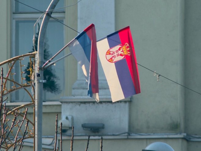 Banjaluku krase zastave Republike Srpske i Srbije (FOTO/VIDEO)