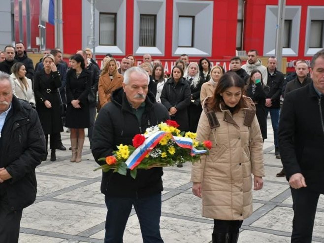 Odata počast borcima poginulim u odbrambeno-otadžbinskom ratu - Foto: RTRS