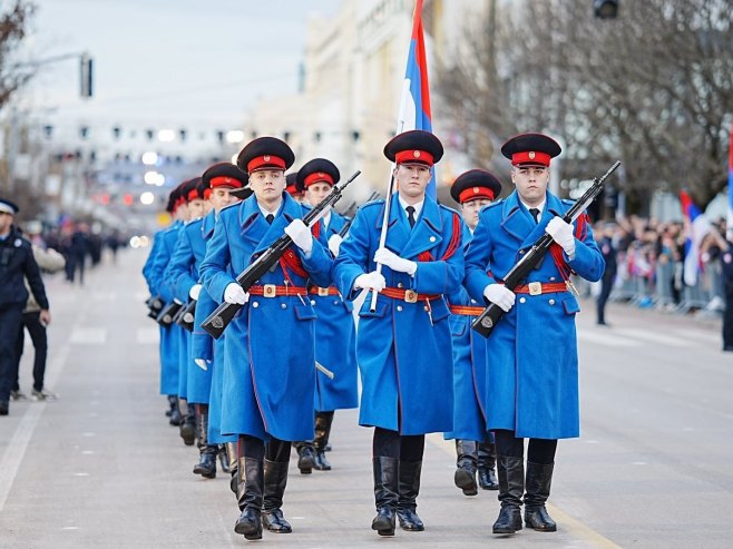 Svečani defile u Banjaluci na Dan Republike pod sloganom "Živjeće ognjište" (VIDEO)
