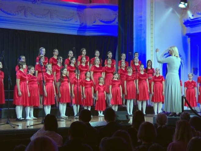 Održan tradicionalni Božićni koncert u Banskom Dvoru u Banjaluci (VIDEO)