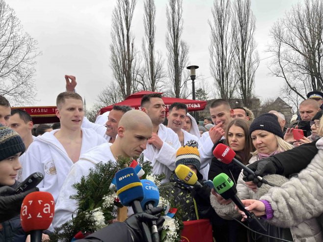 David Dardić prvi do Časnog krsta u Banjaluci (FOTO/VIDEO)