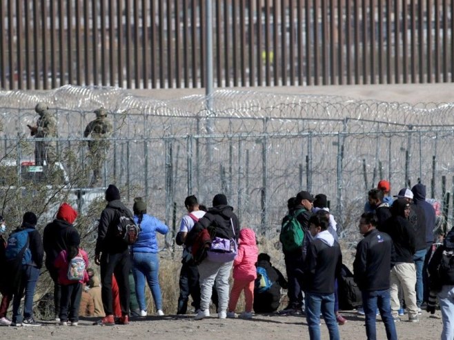 Migranti (foto: EPA-EFE/LUIS TORRES - ilustracija) - 